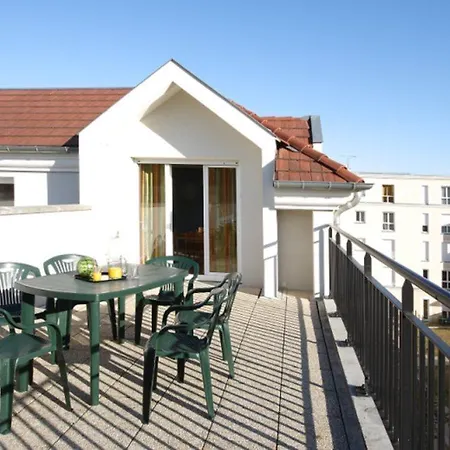 Апарт-отель Marne-la-vallee-bry-sur-marne 2*